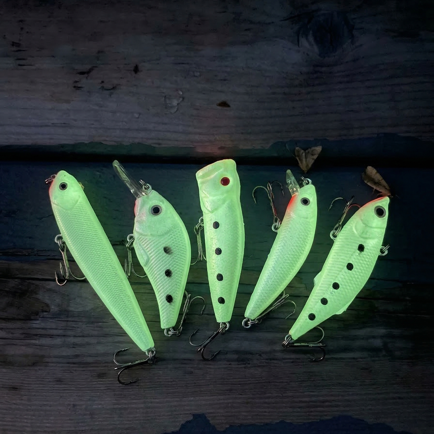 Luminous glow performance of Norte® low-light fishing lures in dark water