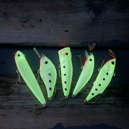 Luminous glow performance of Norte® low-light fishing lures in dark water